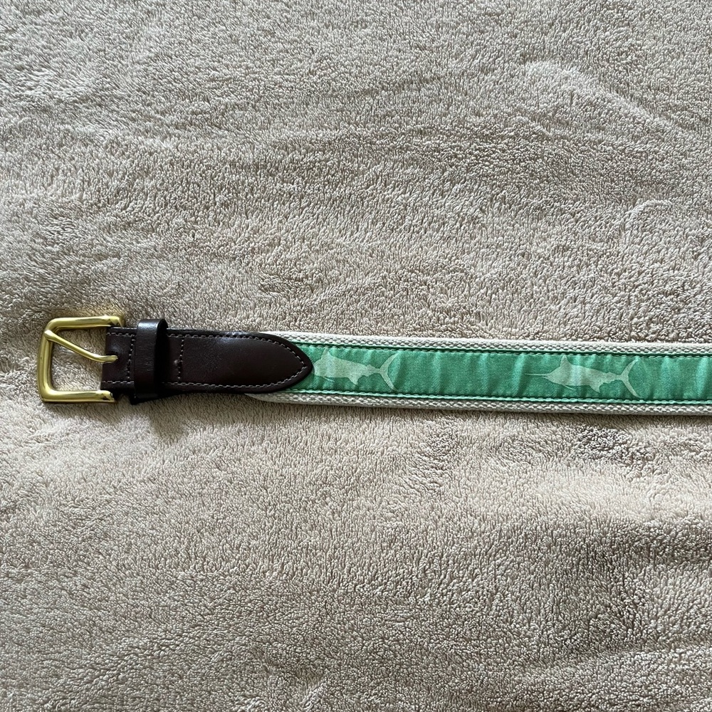 Vineyard Vines printed belt